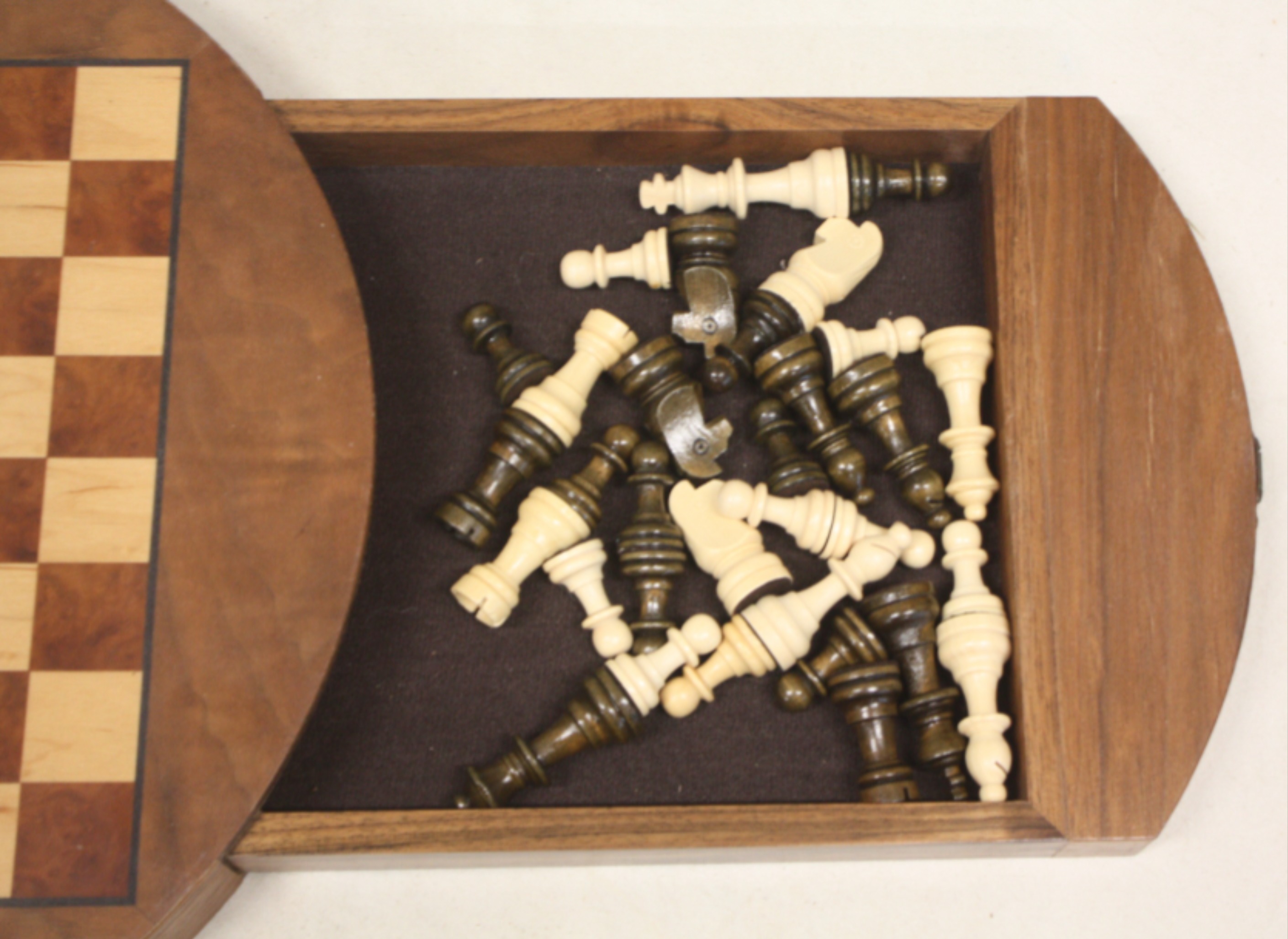 Voir photo 6 de Jeu d'echec magnetique Jeu d'echec magnetique Très bon état - Vue 6 -